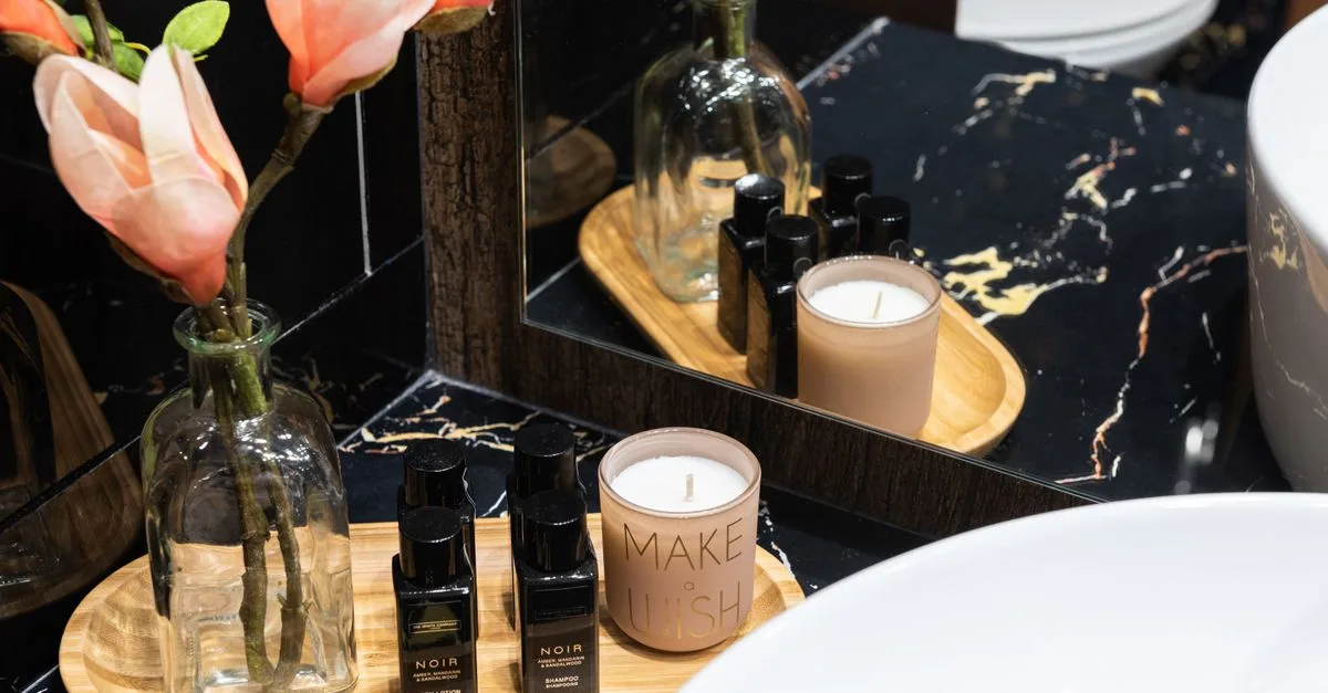 découvrez des idées et conseils pour aménager et décorer une petite salle de bain, alliant fonctionnalité et style dans un espace réduit.