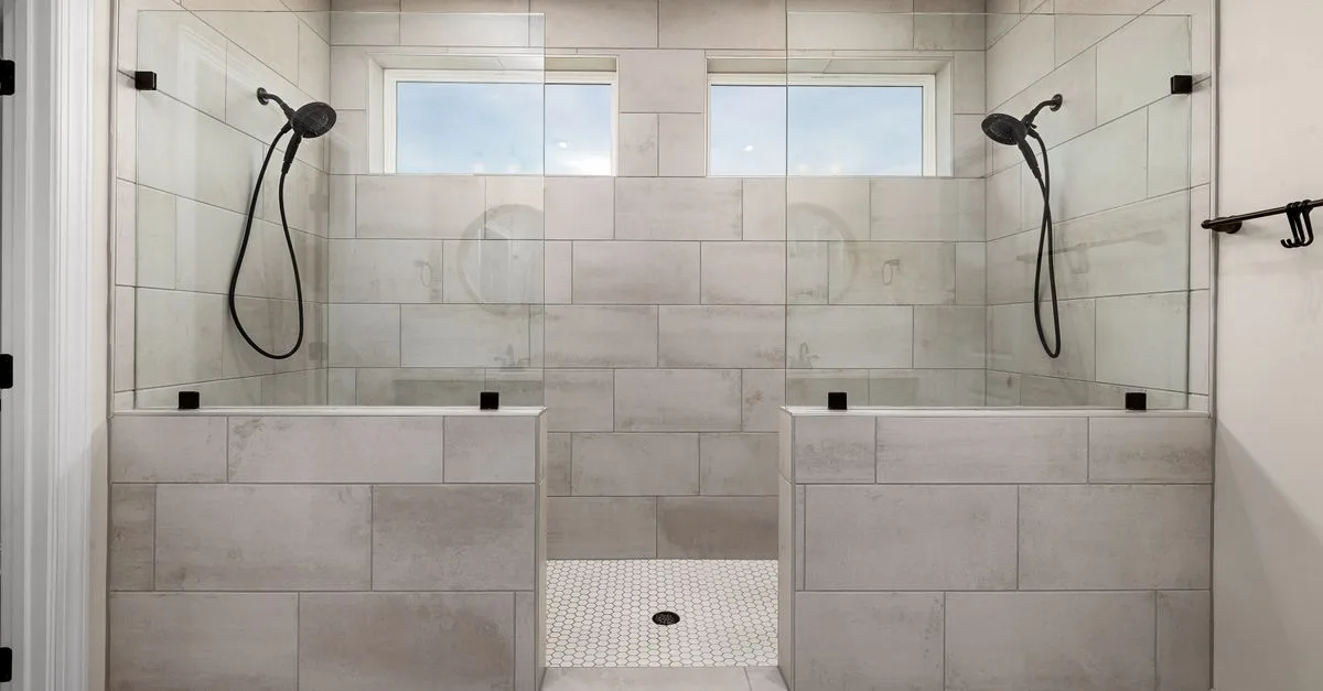 découvrez les largeurs idéales pour une douche à l'italienne confortable et fonctionnelle, adaptées à tous les espaces.