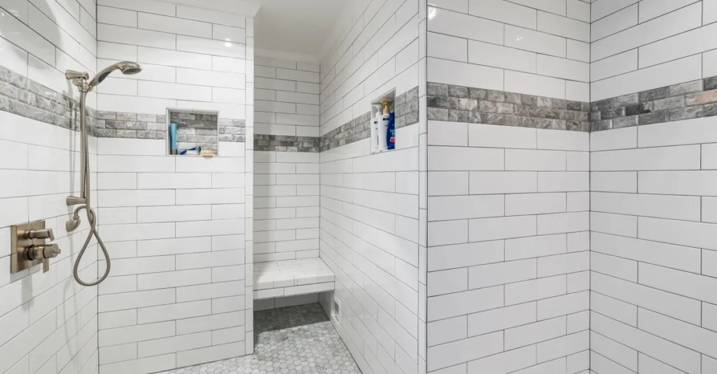 découvrez les largeurs idéales pour une douche à l'italienne afin d'optimiser confort et espace dans votre salle de bains.